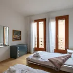 Venice Lance With Lift, 2 Minutes Walk From The Train Station